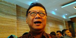 Presiden Jokowi, Reshuffle Tjahjo Kumolo dari Posisi Mendagri